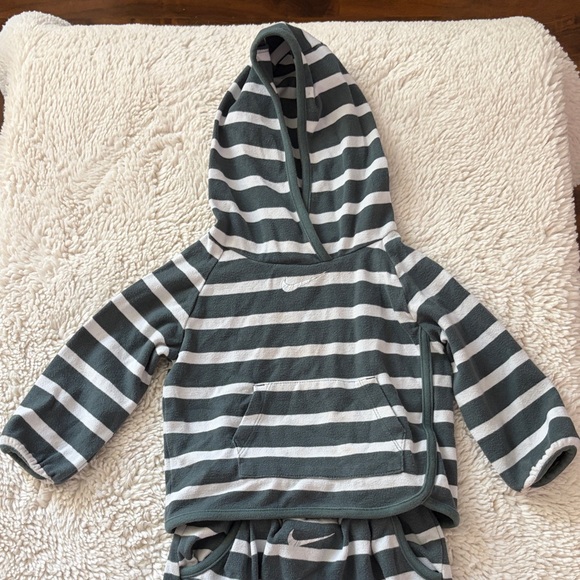 Nike Striped Hooded Baby Outfit - Picture 2 of 6
